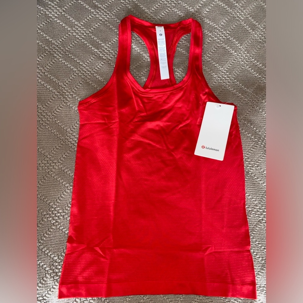 Lululemon swiftly tech